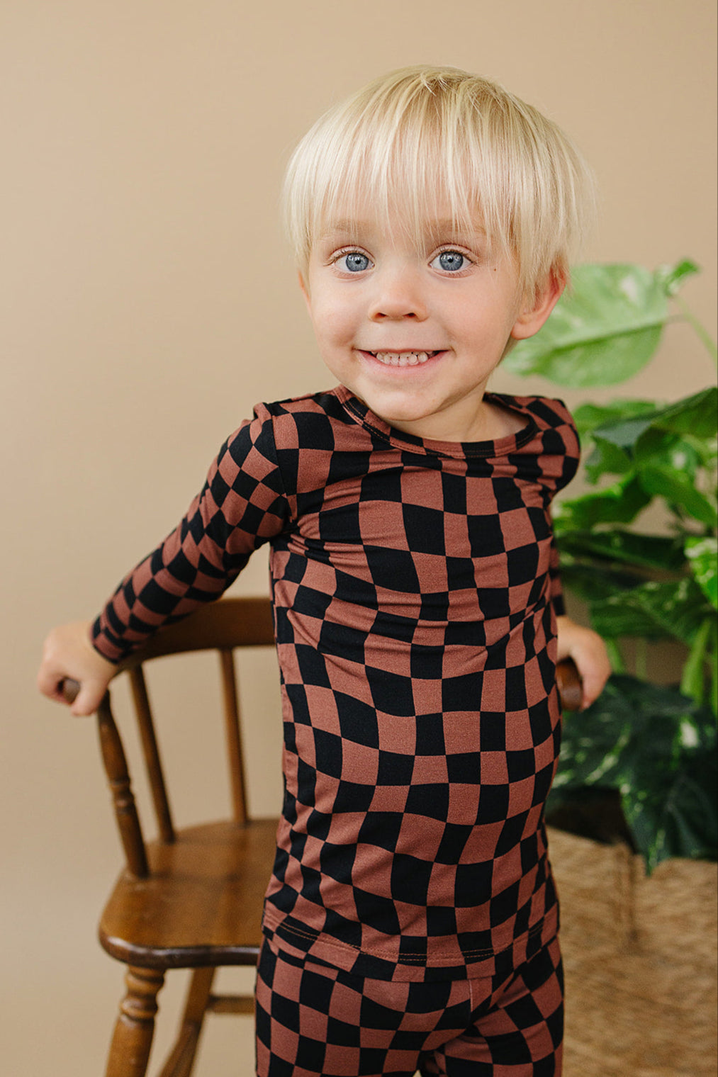 chocolate wavy checkered bamboo pajamas // LONG-SLEEVE TWO-PIECE SET