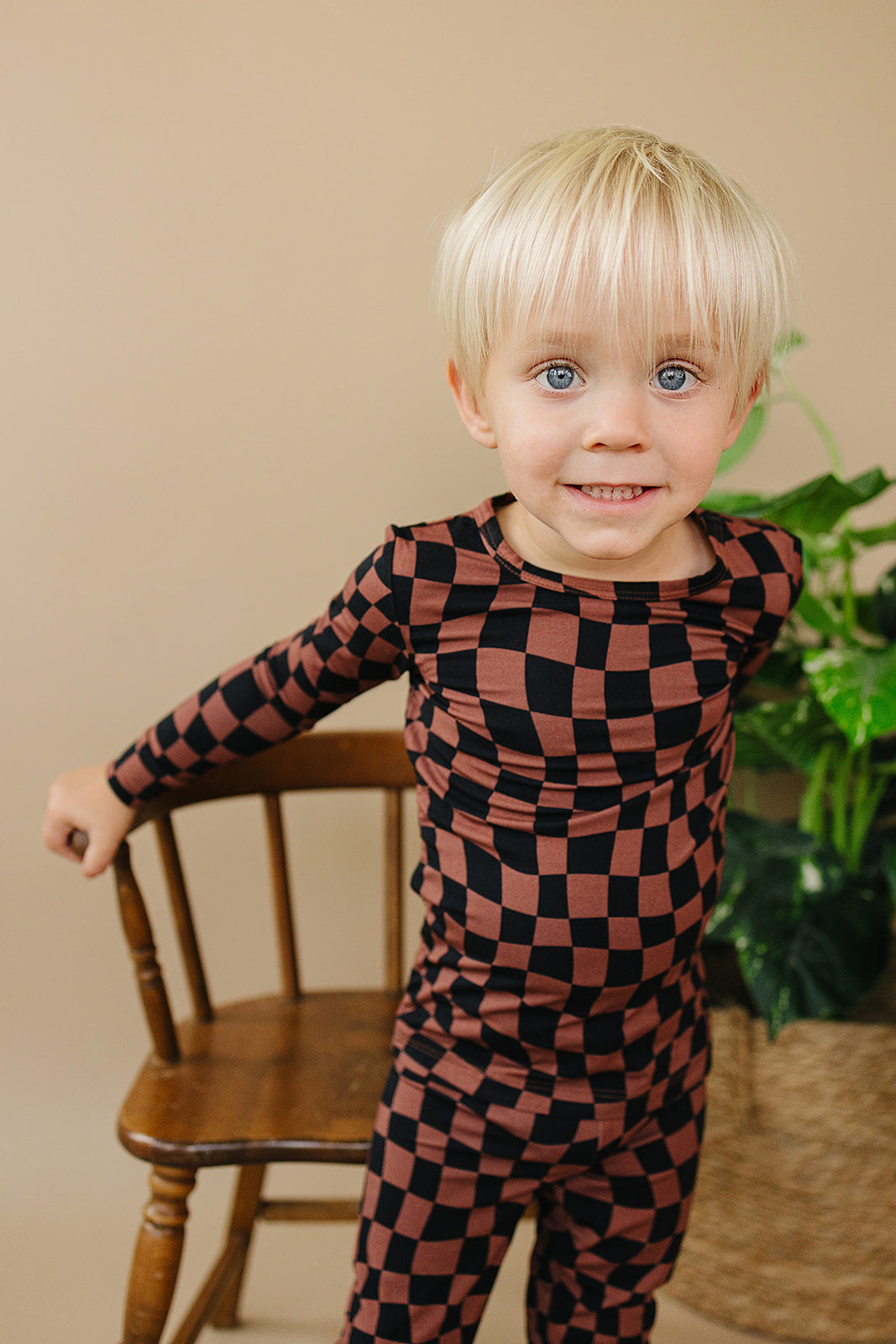 chocolate wavy checkered bamboo pajamas // LONG-SLEEVE TWO-PIECE SET