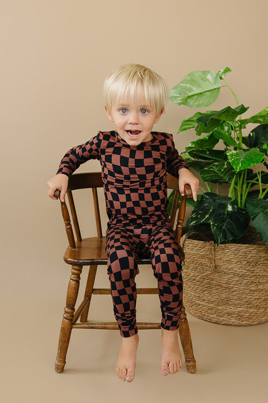 chocolate wavy checkered bamboo pajamas // LONG-SLEEVE TWO-PIECE SET