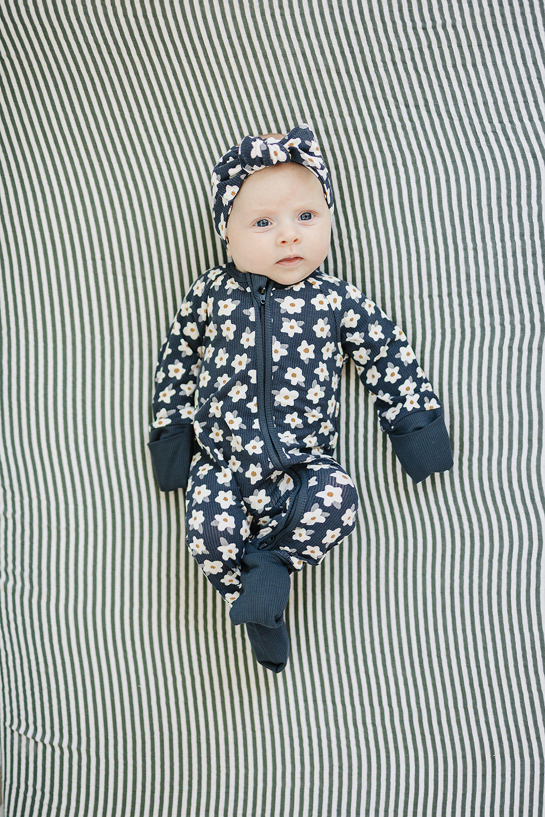 navy daisy ribbed bamboo pajamas // ZIPPY