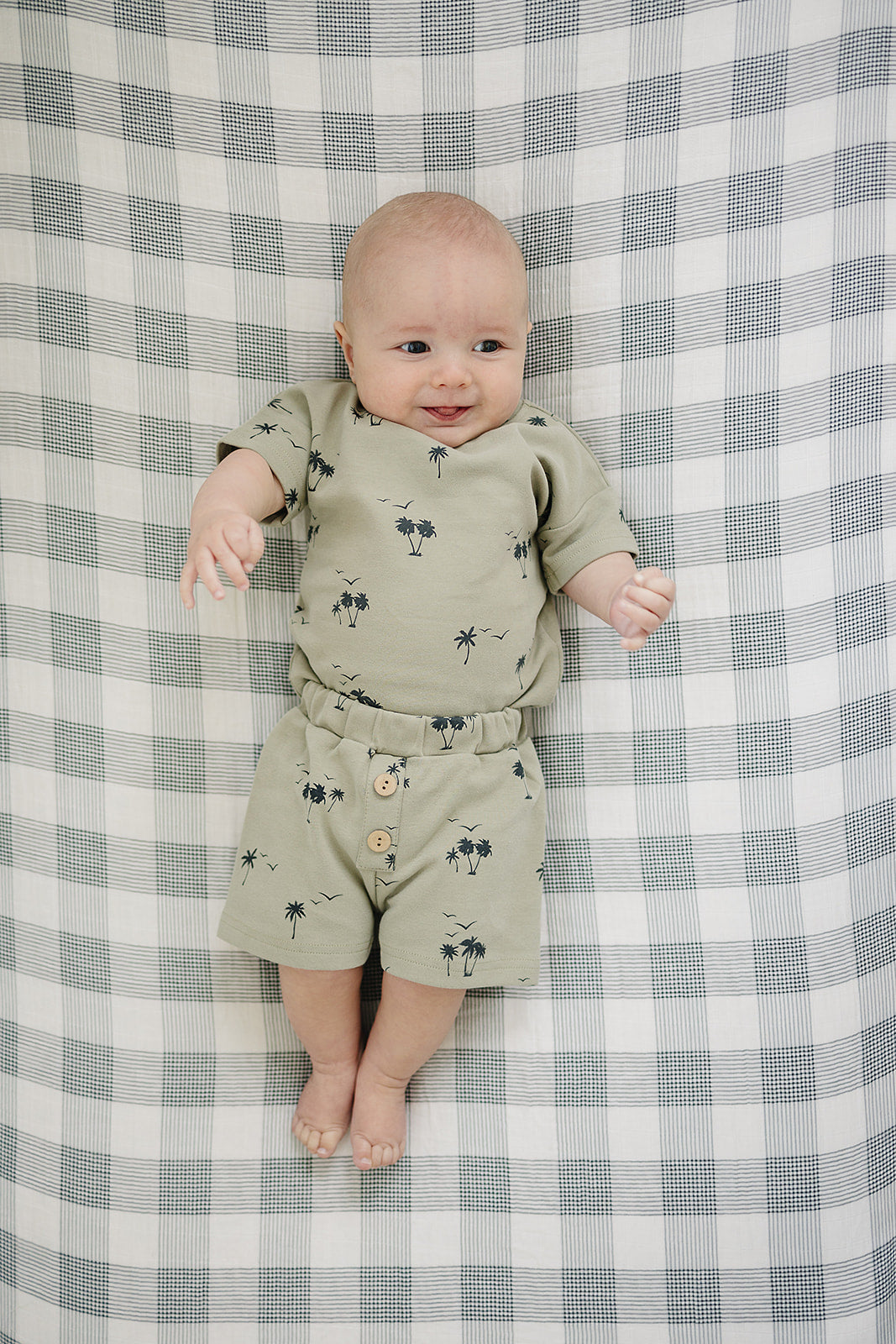 button short set // palm tree
