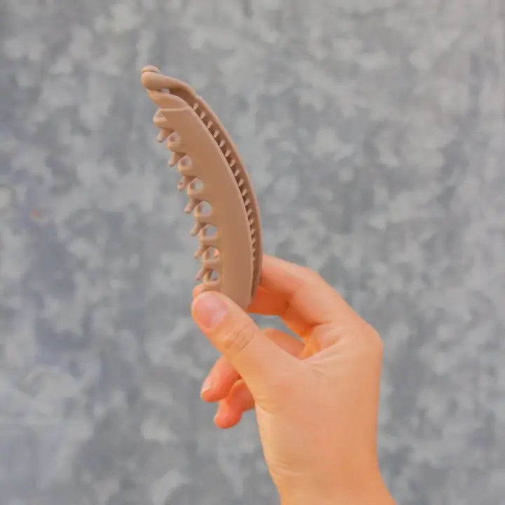 large banana claw clip // light tan