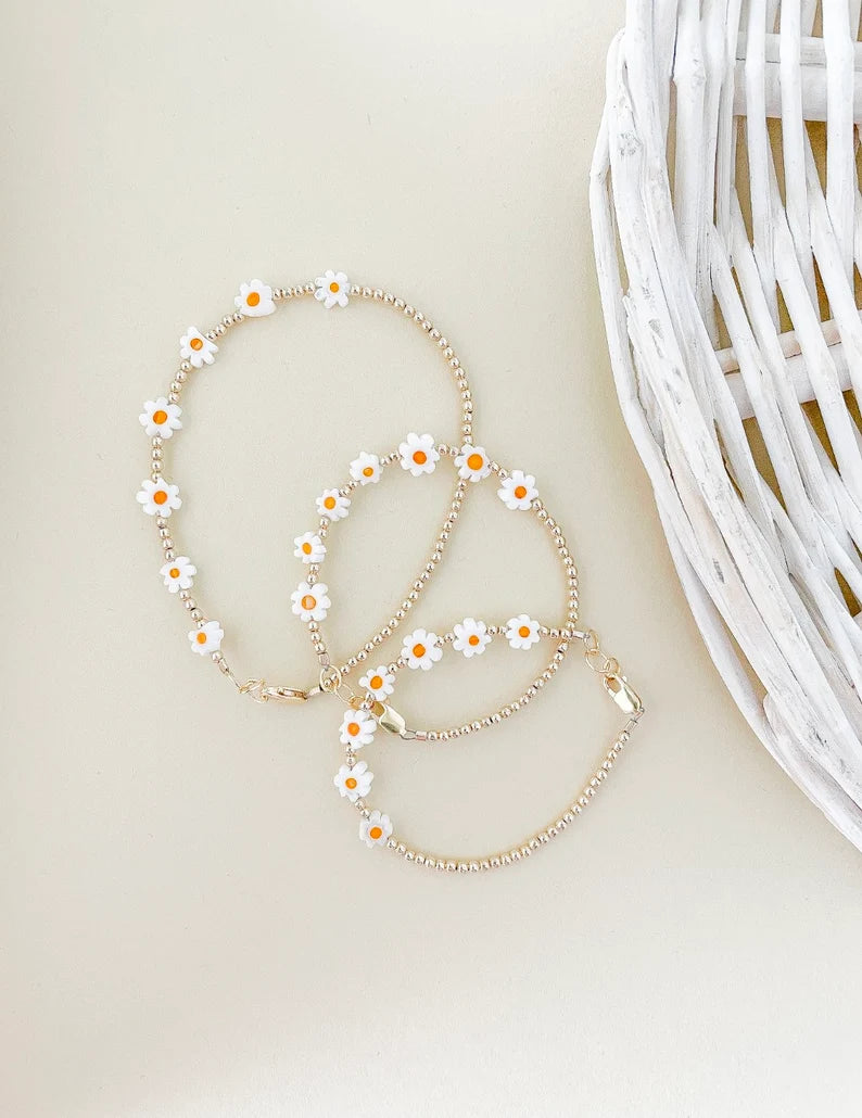 baby/toddler bracelet // daisy