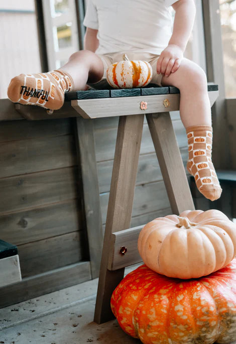 checkered pumpkin socks