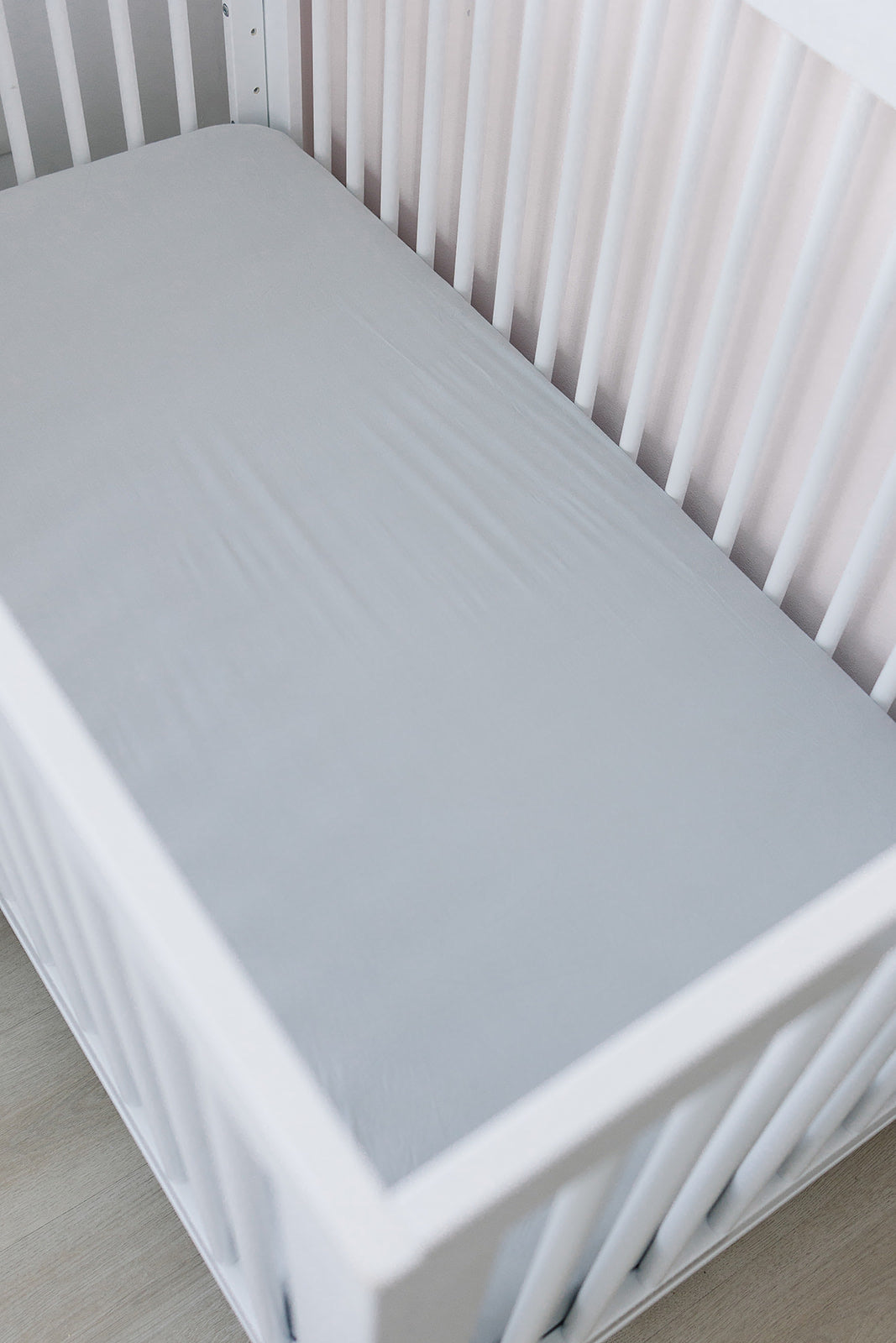 bamboo stretch crib sheet // stone