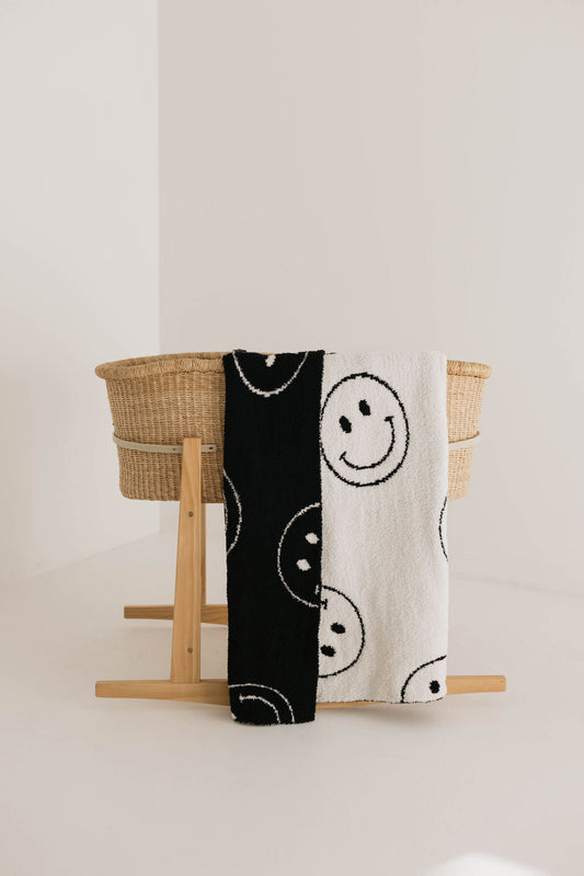plush blanket // black + white smile