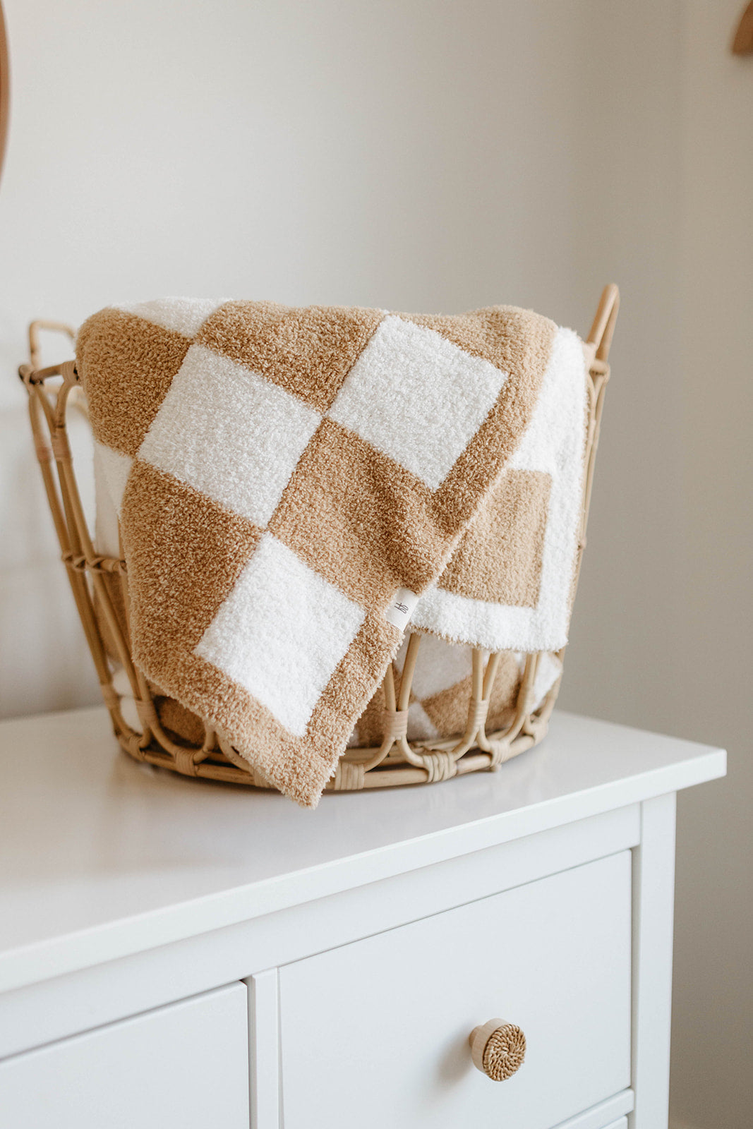 plush blanket // neutral checkerboard