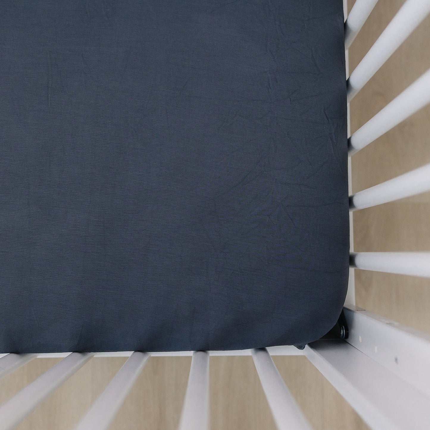 bamboo stretch crib sheet // charcoal