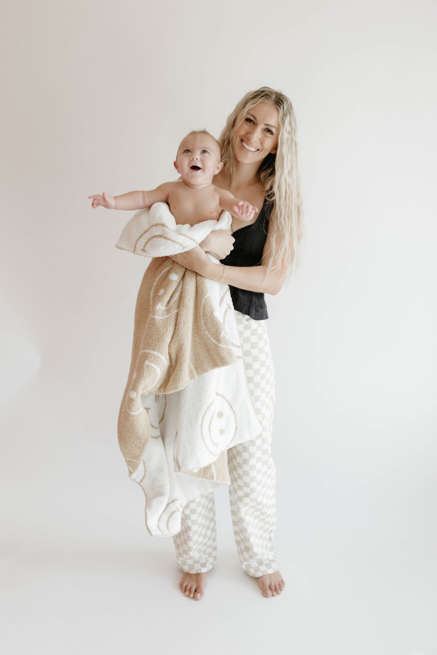 plush blanket // neutral smile