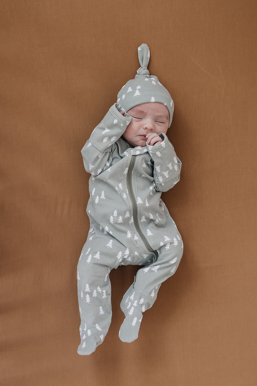 bamboo stretch crib sheet // mustard