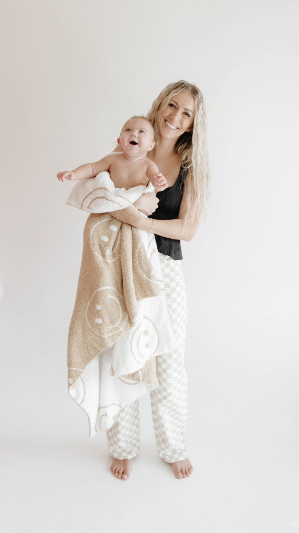 plush blanket // neutral smile