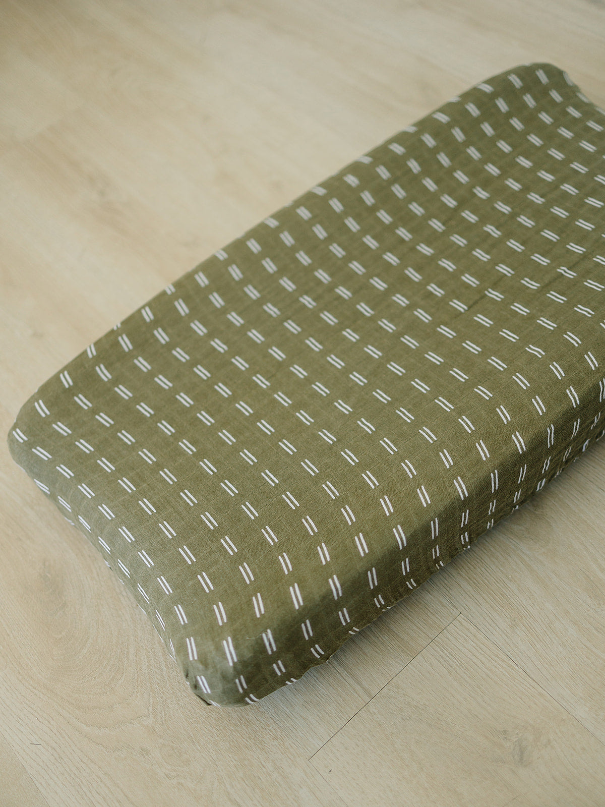 muslin changing pad cover // olive strokes