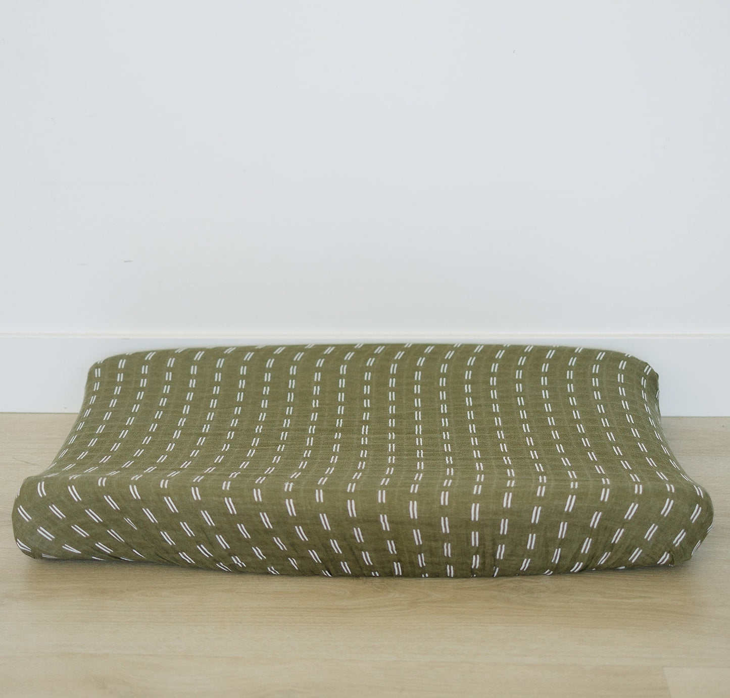 muslin changing pad cover // olive strokes