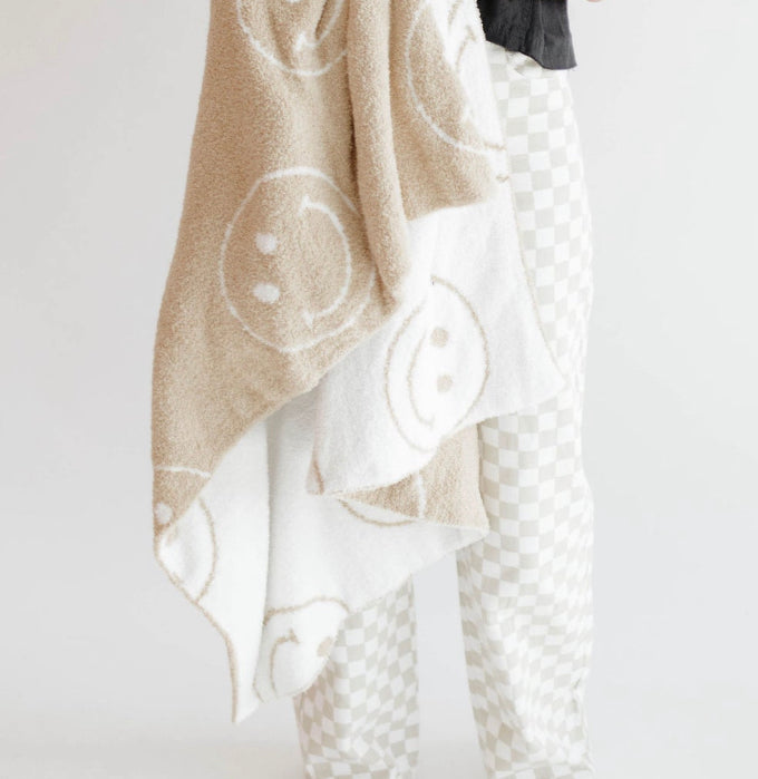 plush blanket // neutral smile