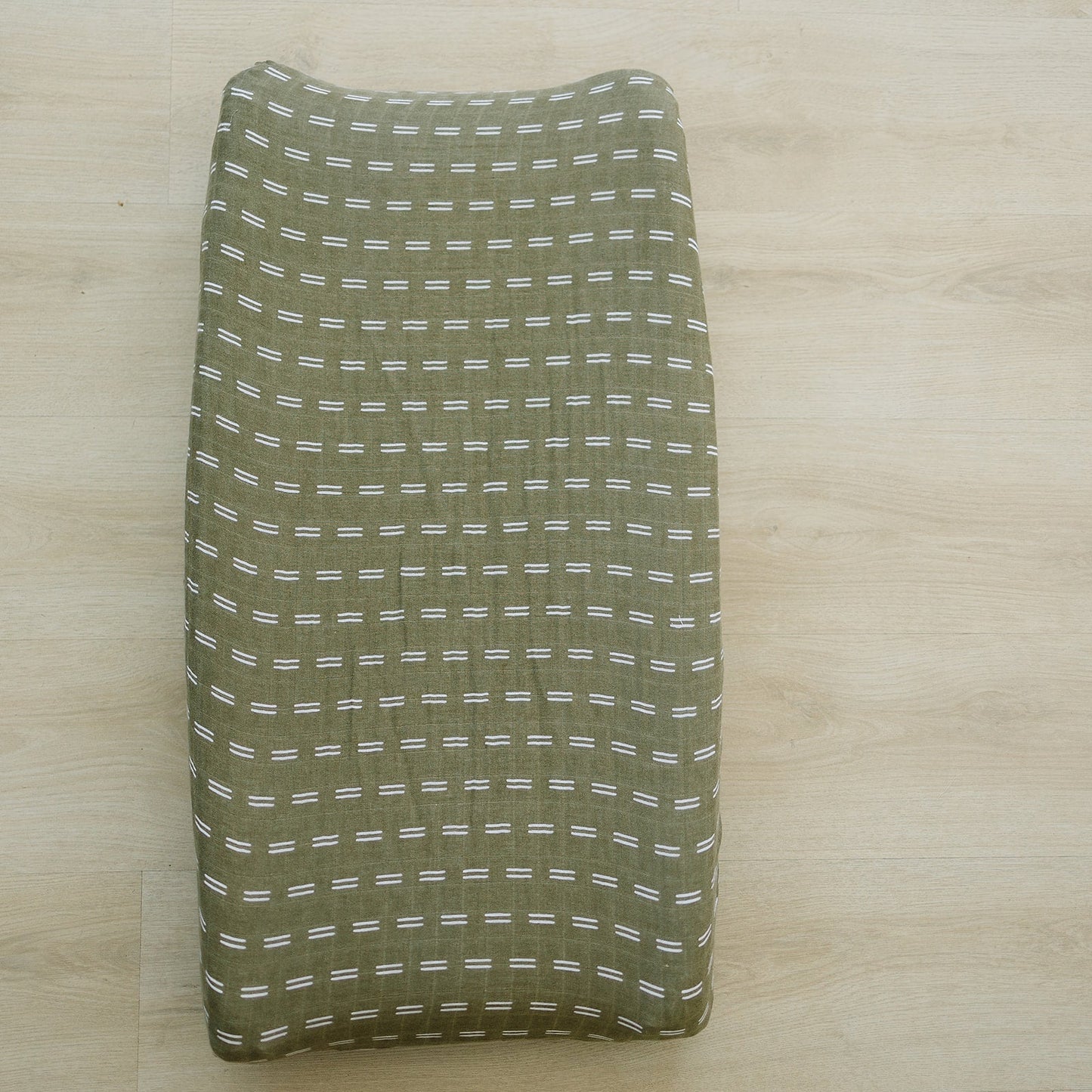 muslin changing pad cover // olive strokes