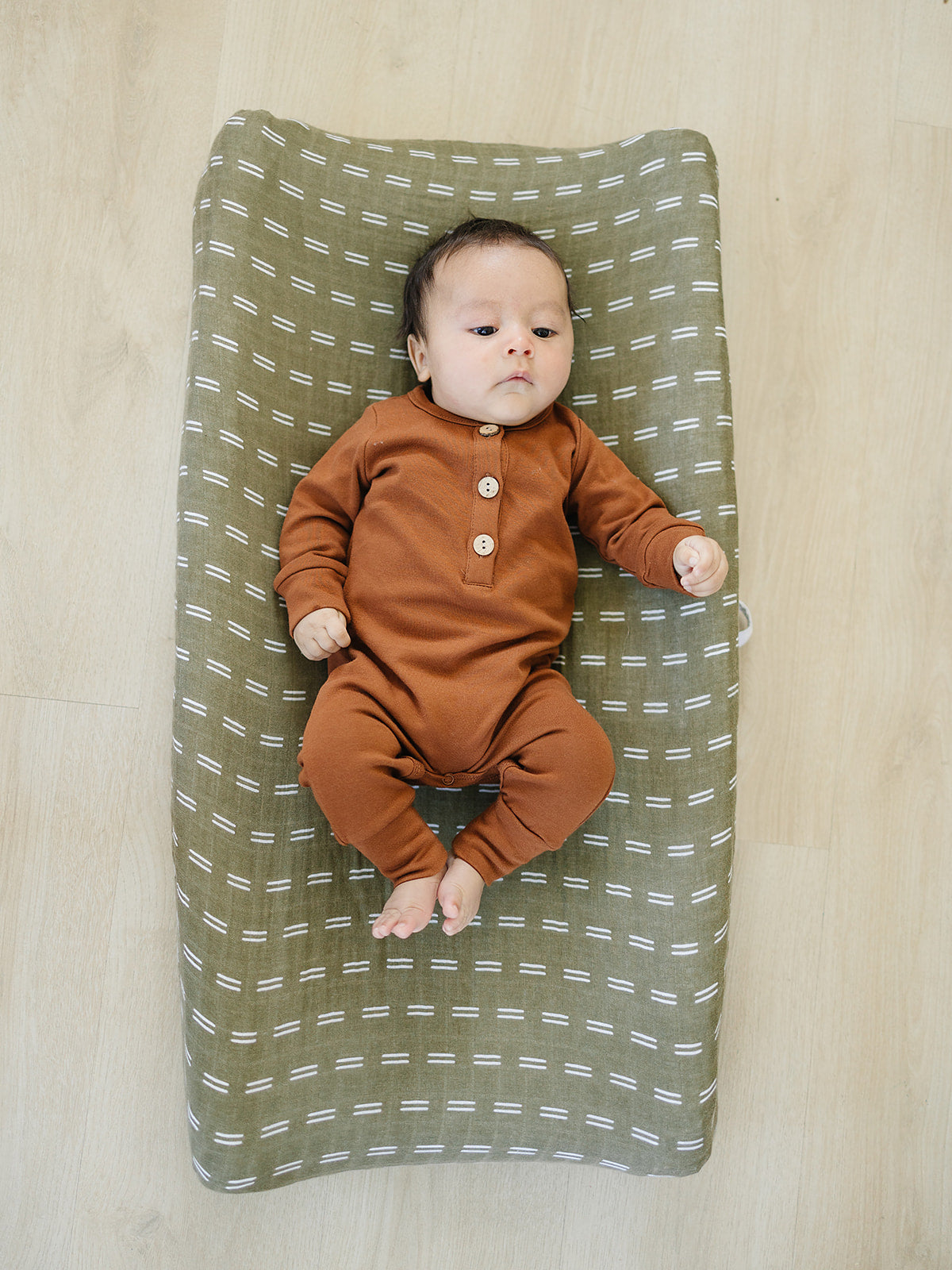 muslin changing pad cover // olive strokes