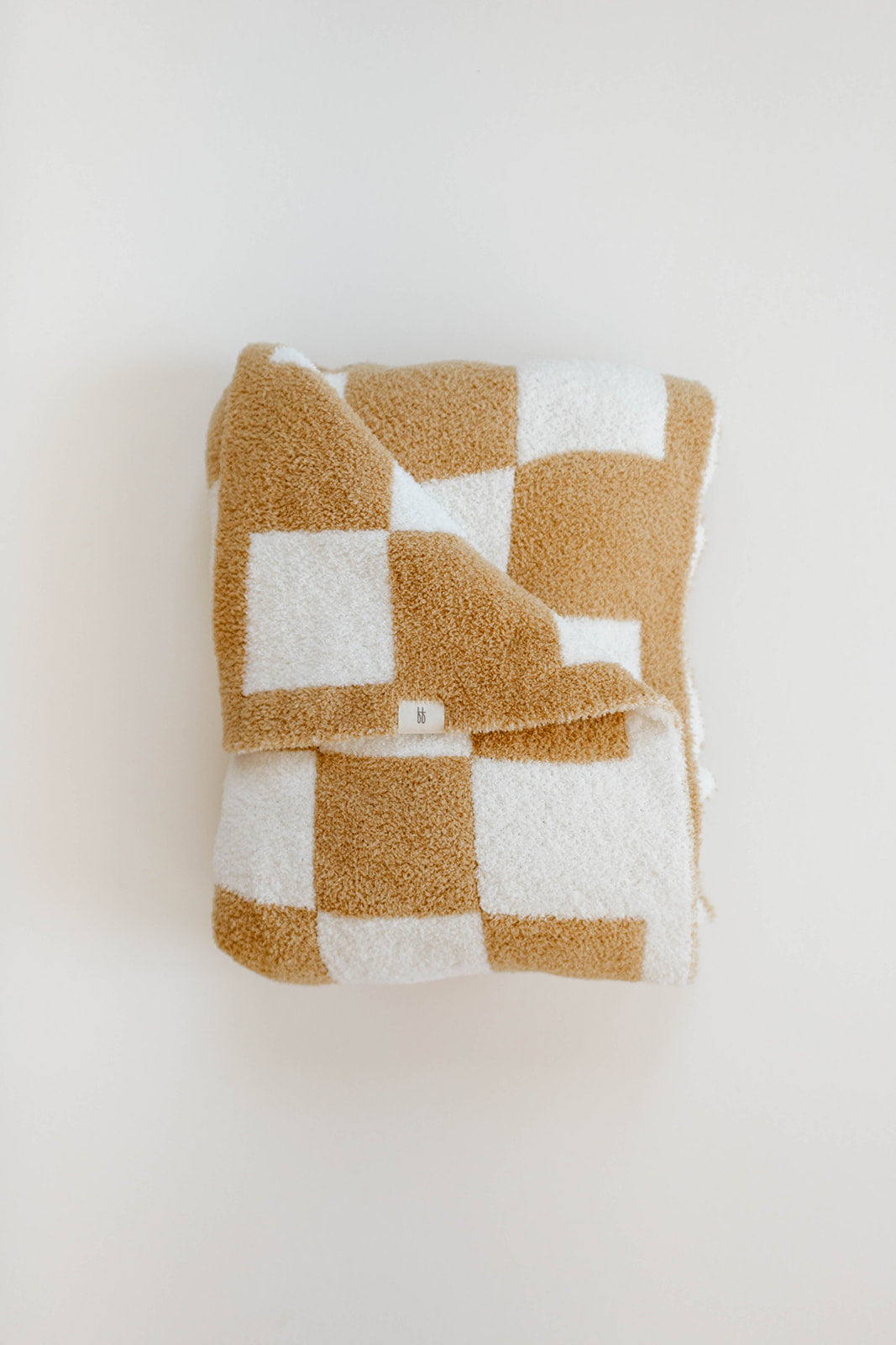 plush blanket // neutral checkerboard