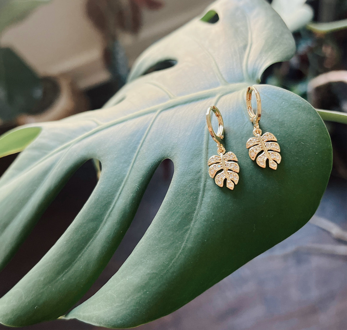 CAROL // rhinestone monstera leaf huggies