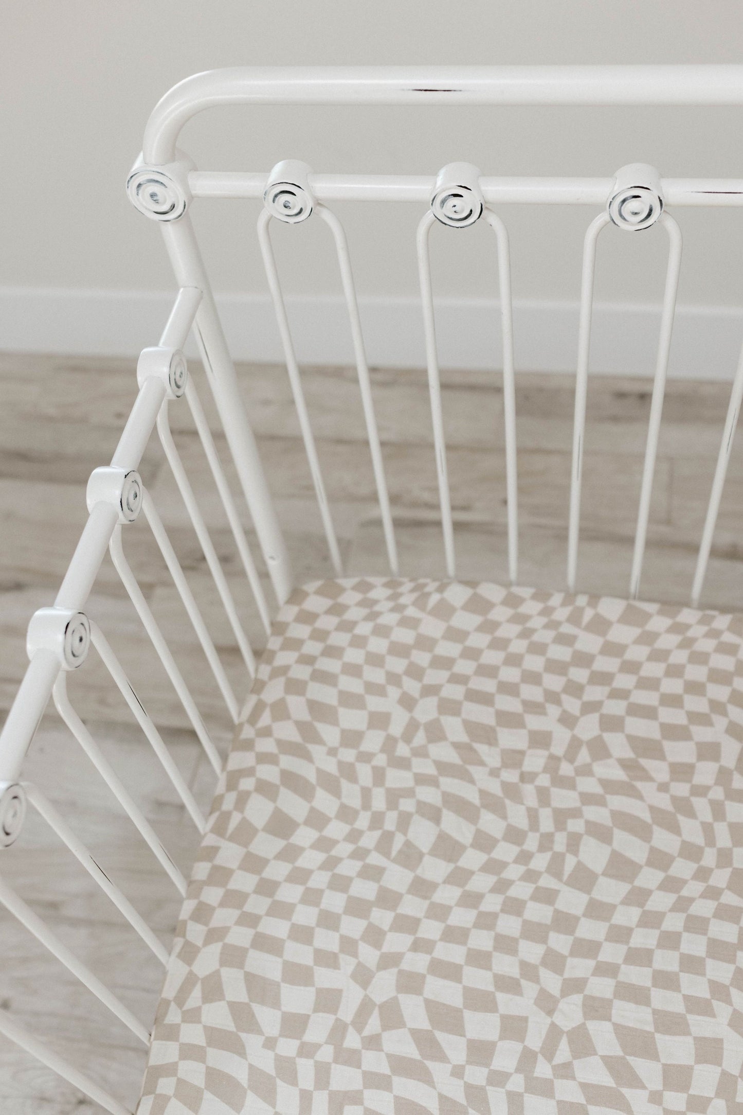 muslin crib sheet // wavy checkered