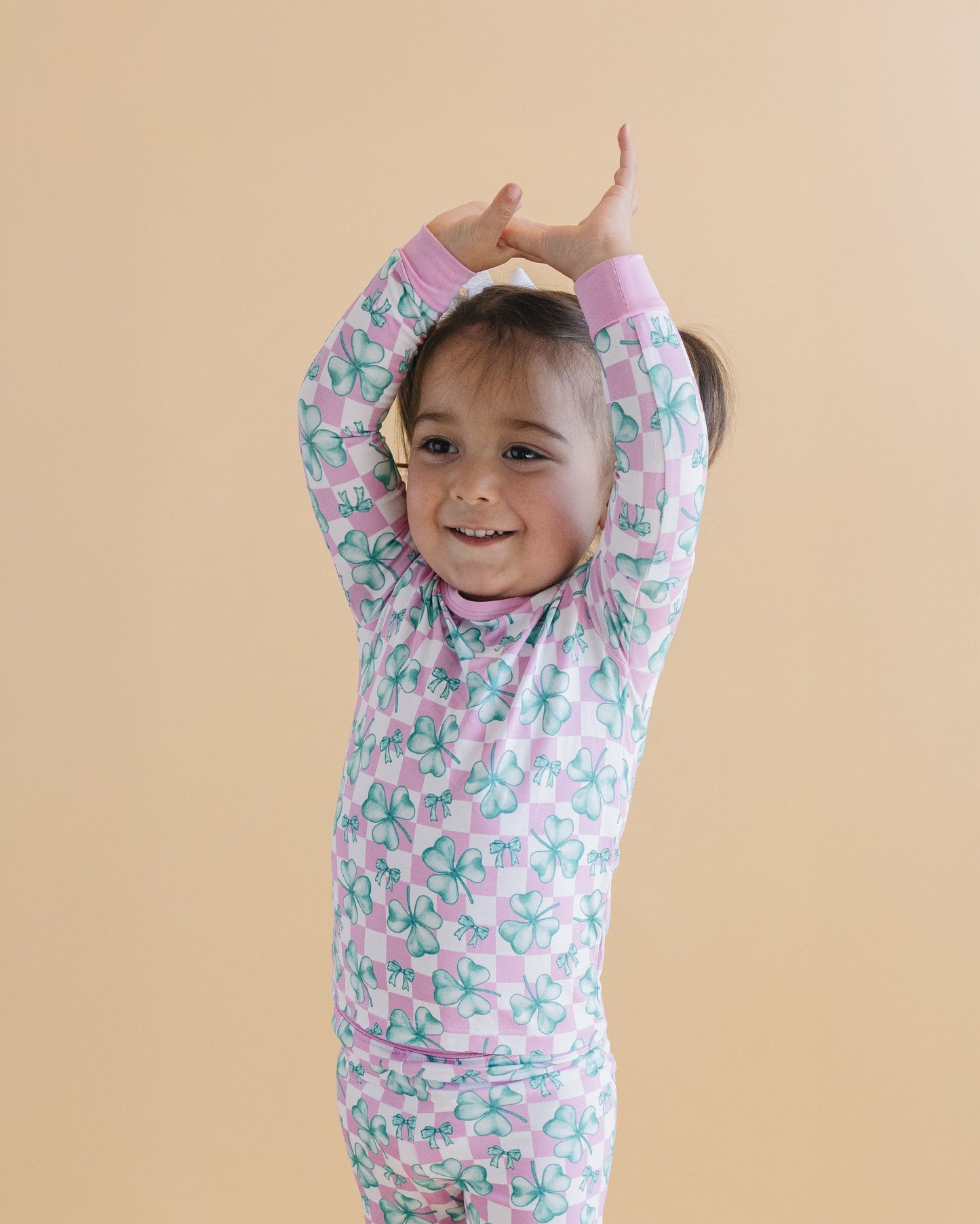 shamrock bow bamboo pajamas // LONG-SLEEVE TWO-PIECE SET (sizing up to 8/9)