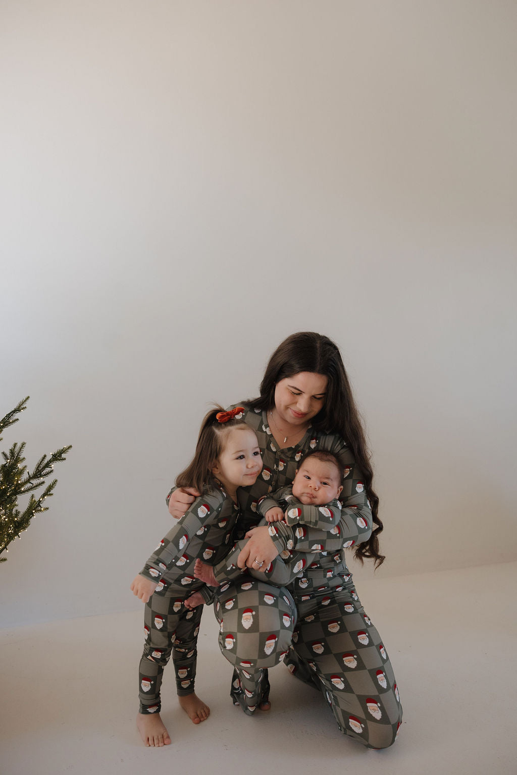 santa checkerboard bamboo pajamas // LONG-SLEEVE TWO-PIECE SET (*comes in family matching*)