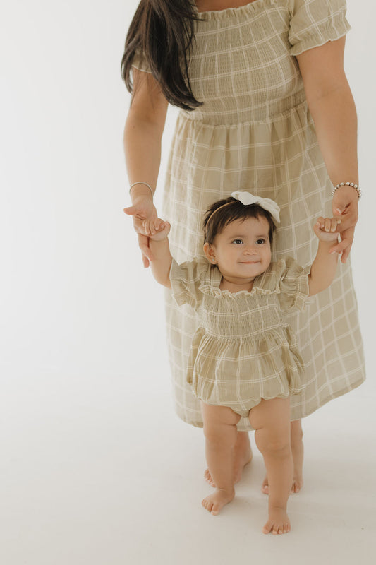 ruffle muslin romper // linen grid (comes in mama match)