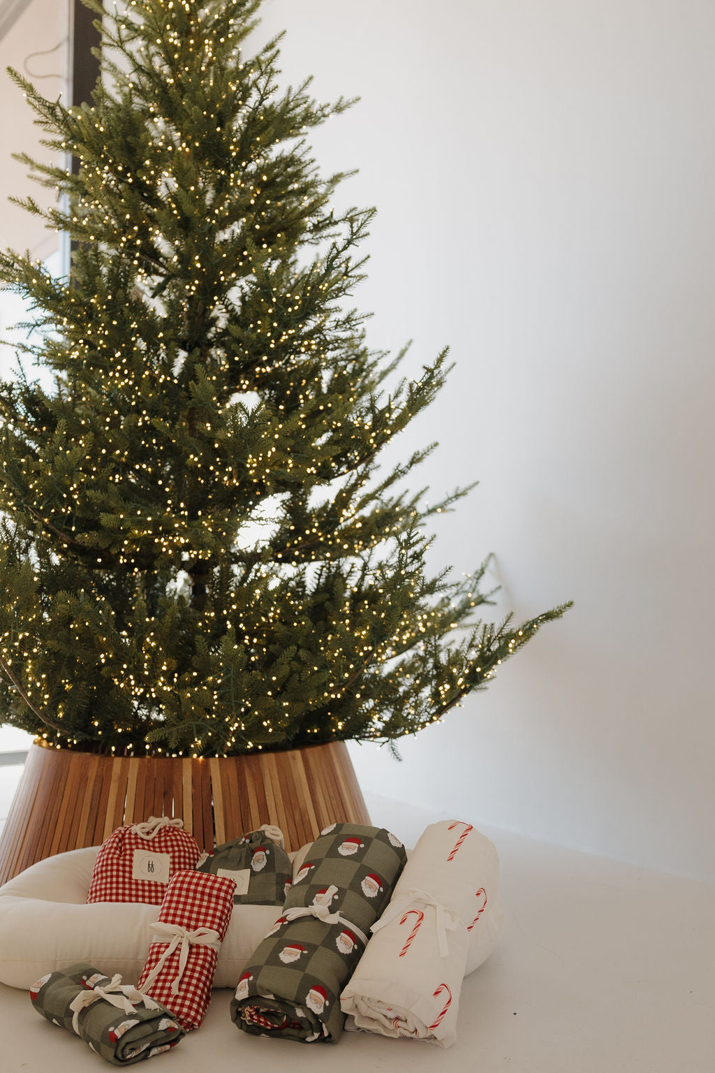 muslin crib sheet // candy cane