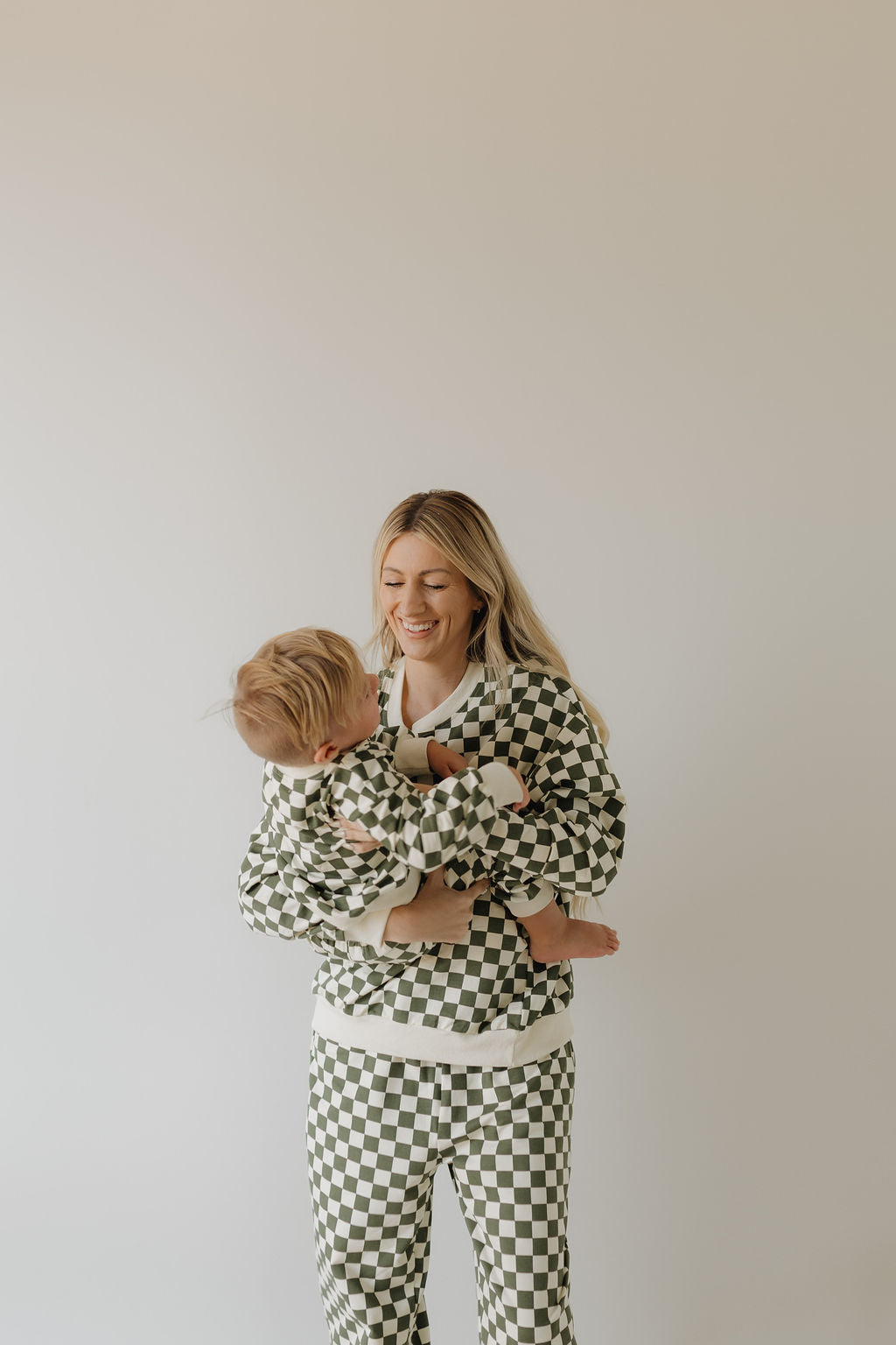 sweat set // green checkered (mama + me!)