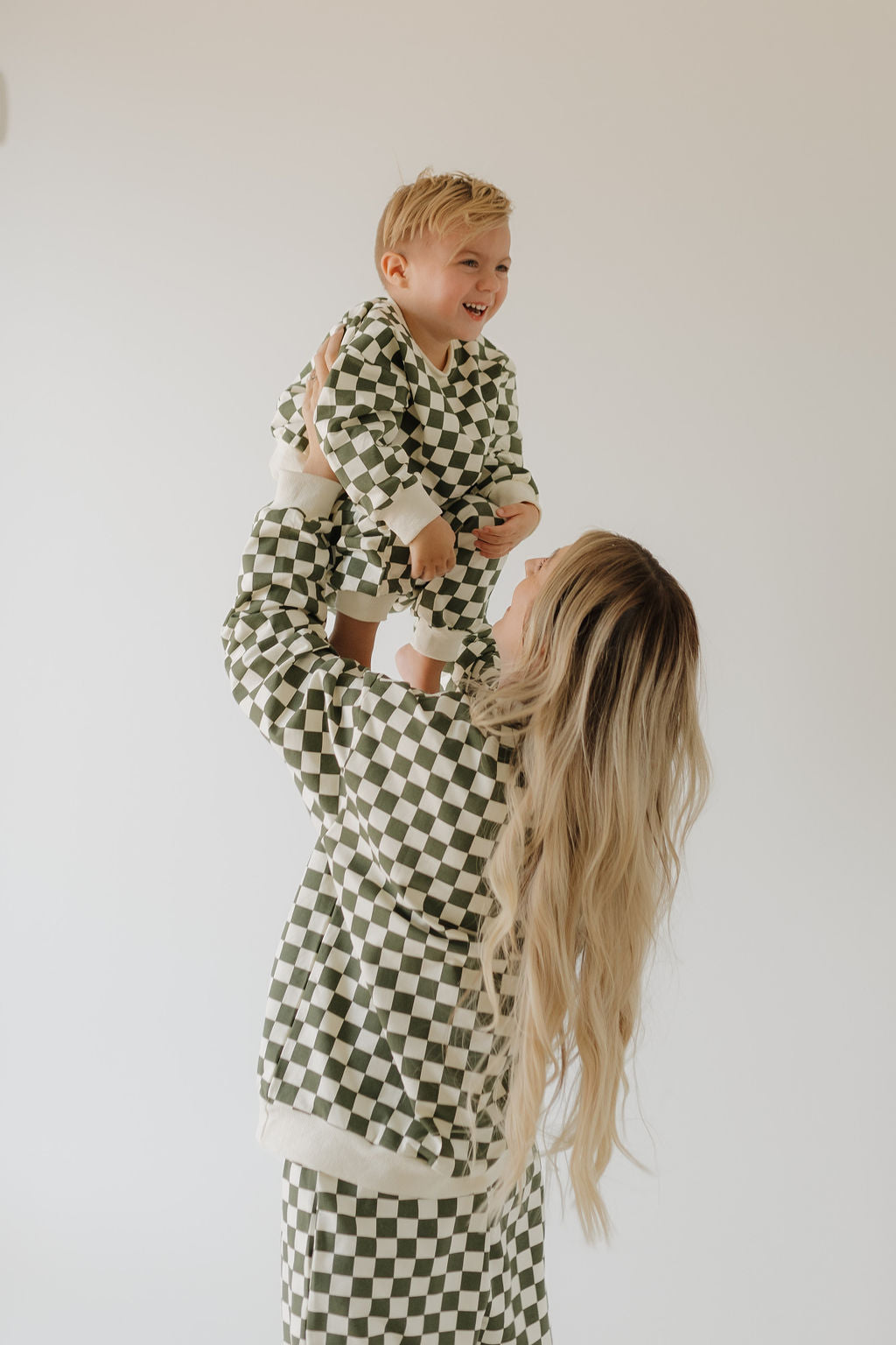 sweat set // green checkered (mama + me!)