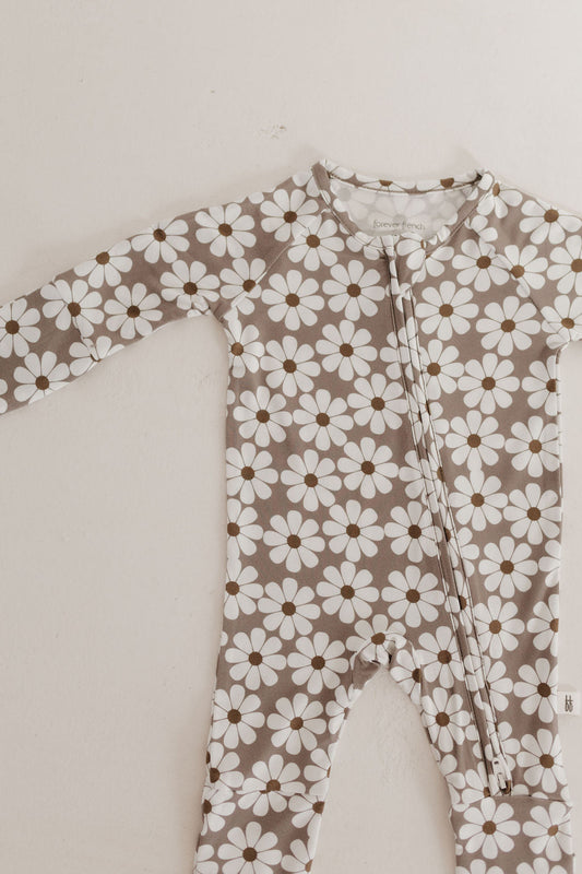 neutral flowers bamboo pajamas // ZIPPY