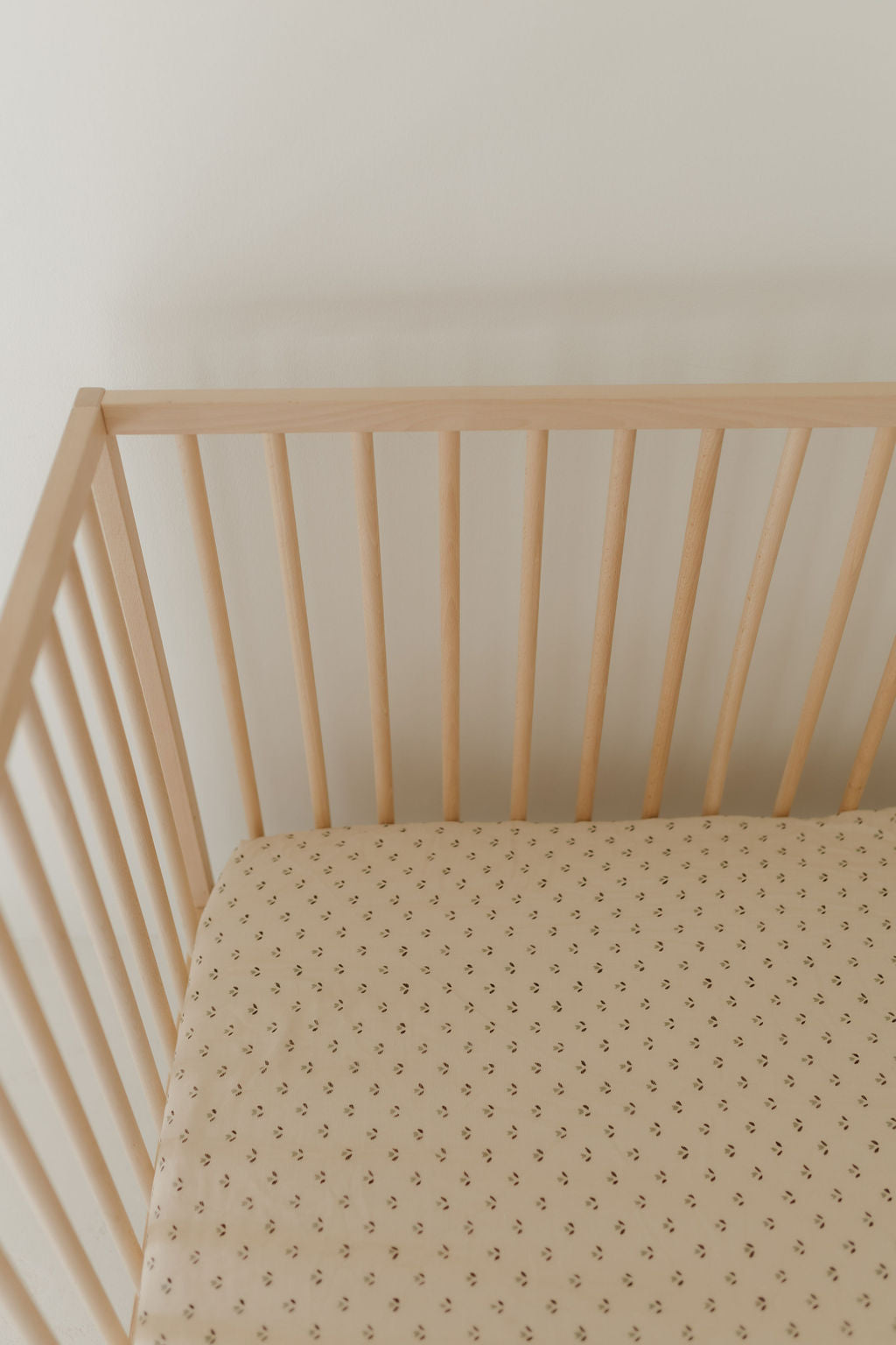 muslin crib sheet // flora