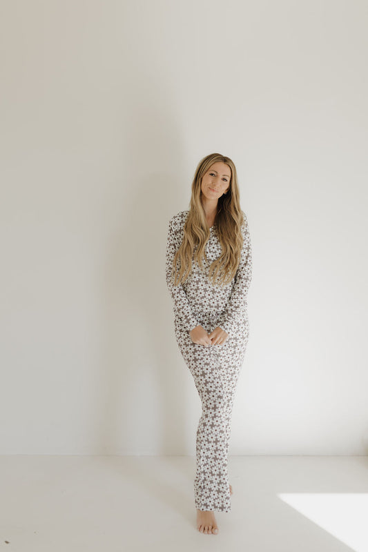 women's bamboo pajamas // neutral flowers