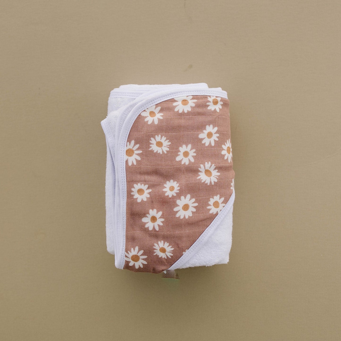 muslin hooded towel // mauve daisy