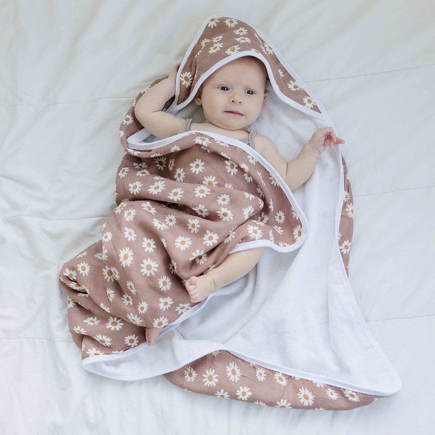 muslin hooded towel // mauve daisy