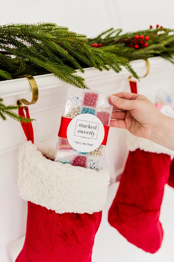diy stretchy bracelet kit // christmas merry and bright