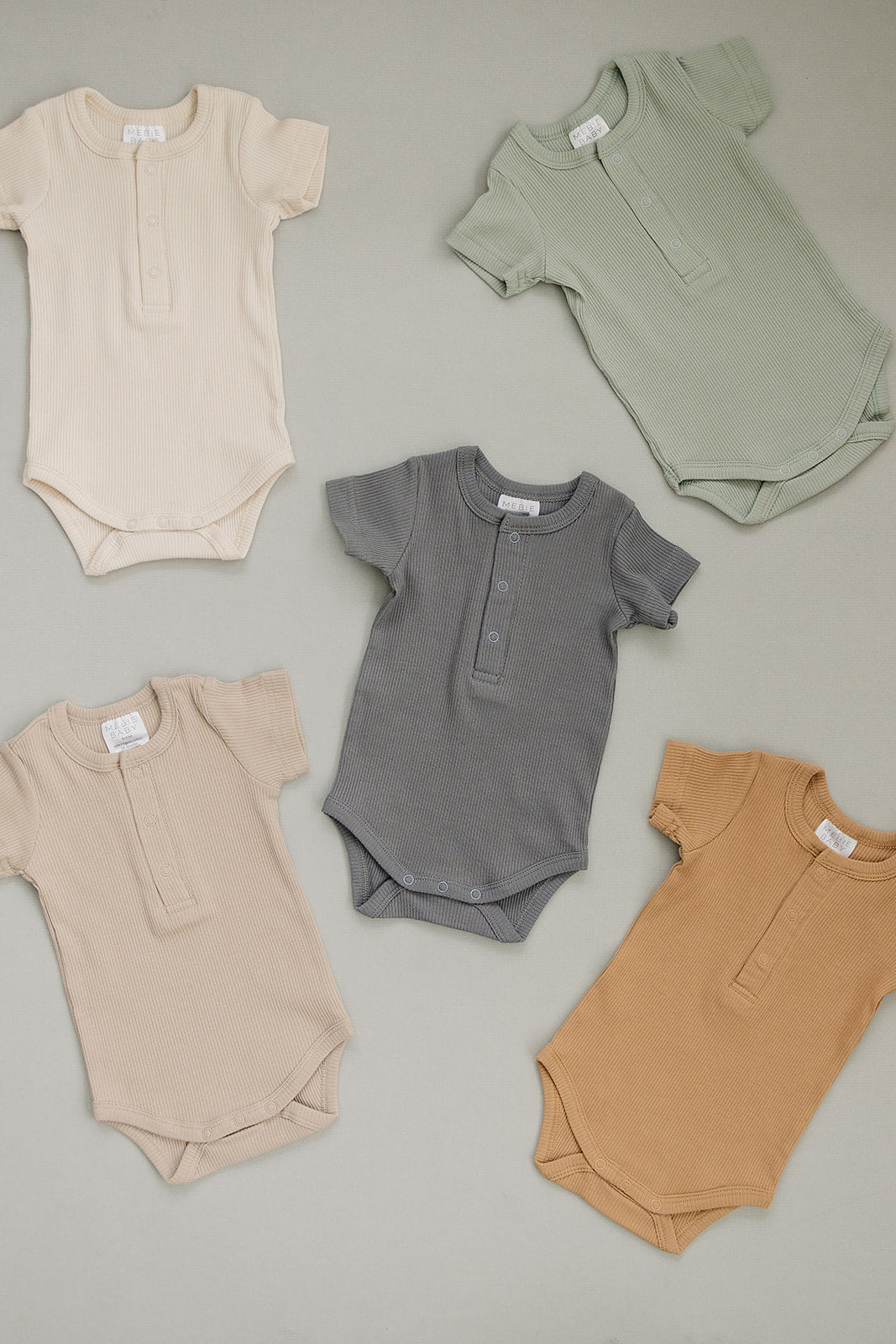 organic cotton ribbed snap bodysuit // vanilla