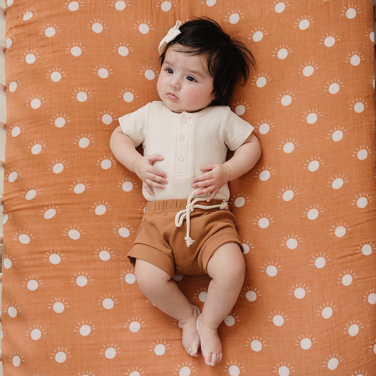 organic cotton ribbed snap bodysuit // vanilla