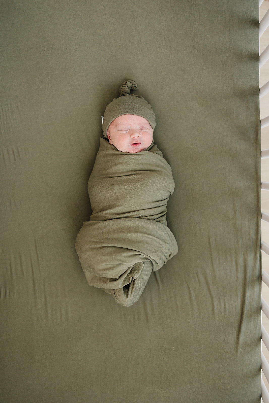 bamboo stretch crib sheet // olive