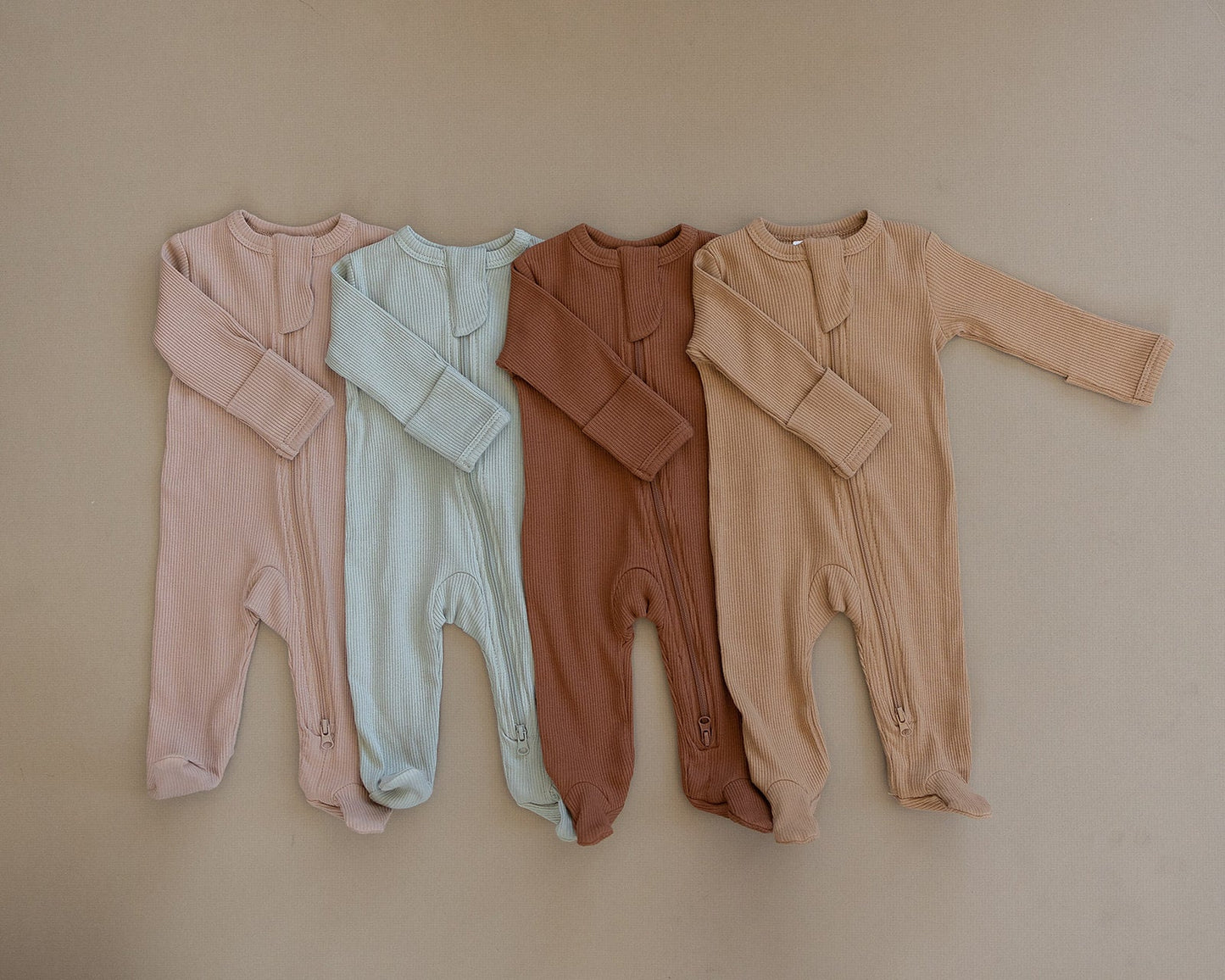 organic cotton ribbed footie // pale pink