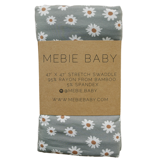 bamboo stretch swaddle // light green daisy