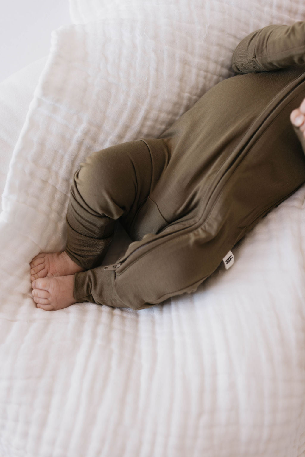 olive green bamboo pajamas // ZIPPY