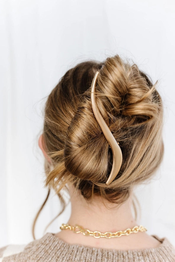 wavy gold alligator claw clip