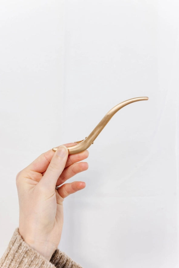 wavy gold alligator claw clip