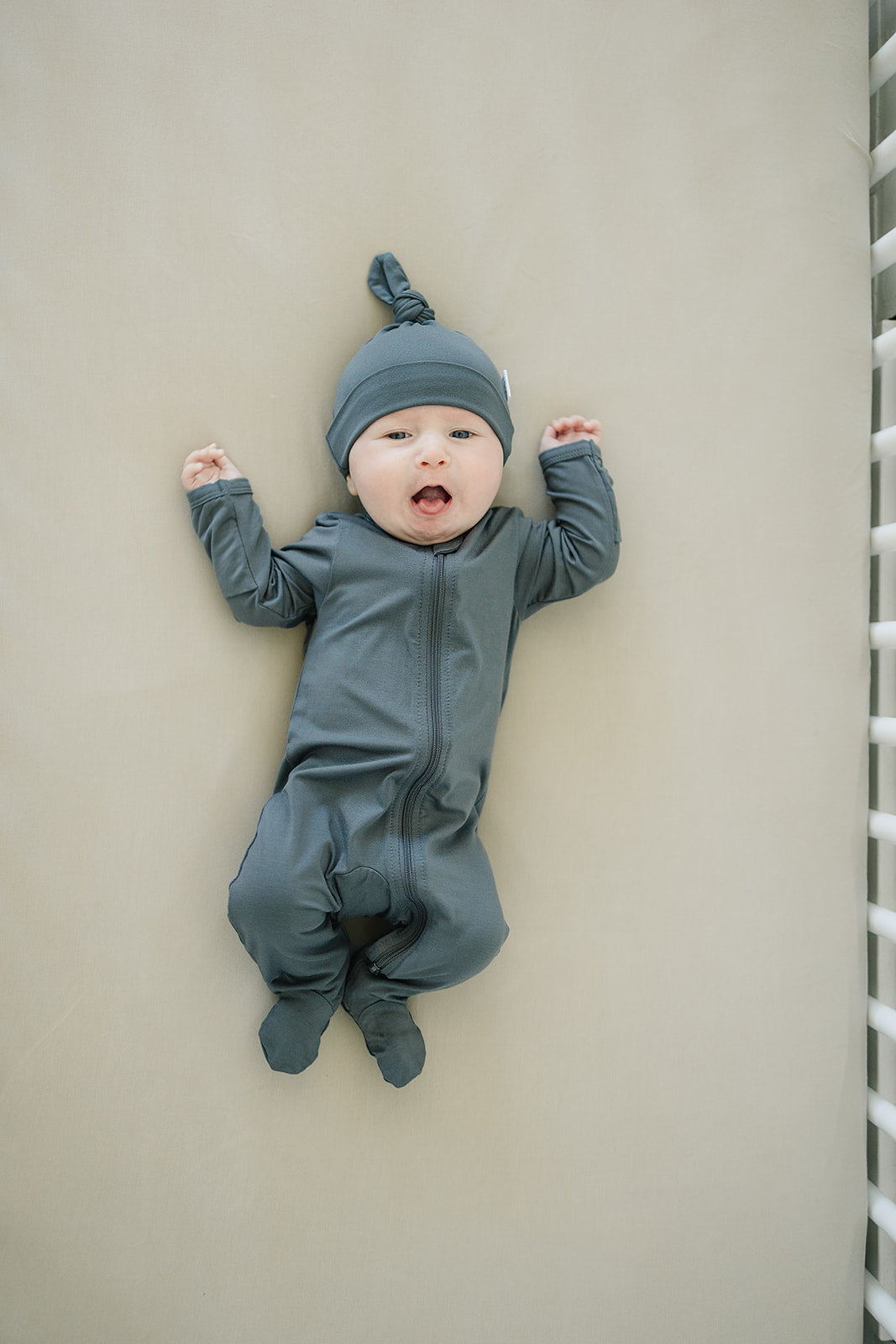 bamboo stretch crib sheet // oatmeal