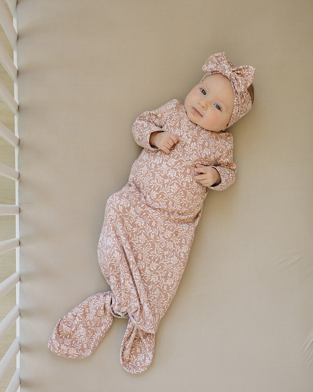 bamboo stretch crib sheet // oatmeal