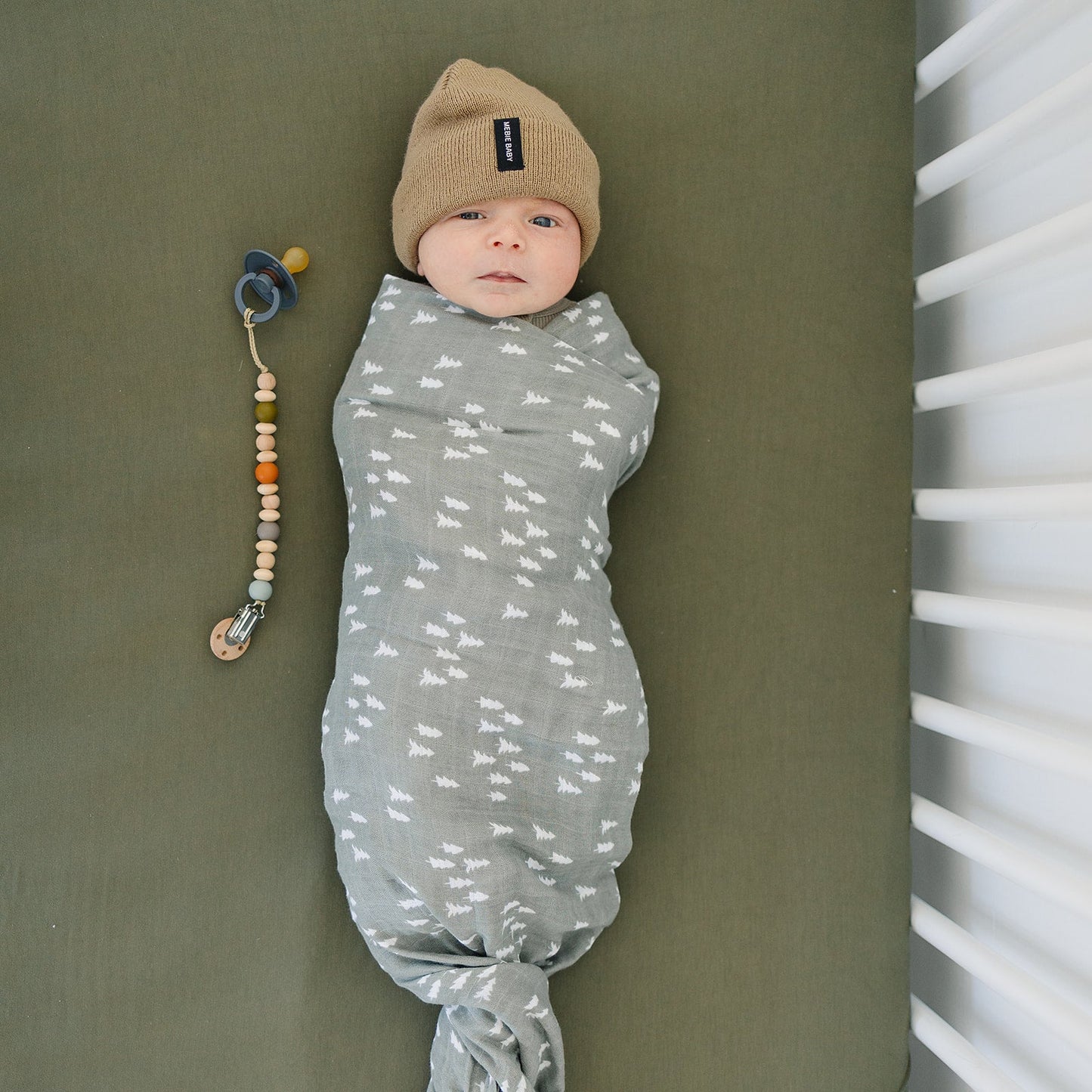 bamboo stretch crib sheet // olive