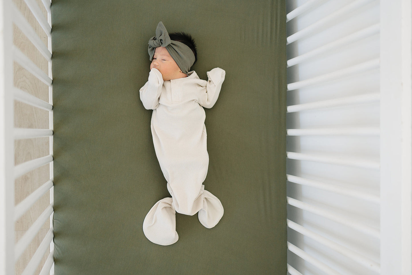 bamboo stretch crib sheet // olive