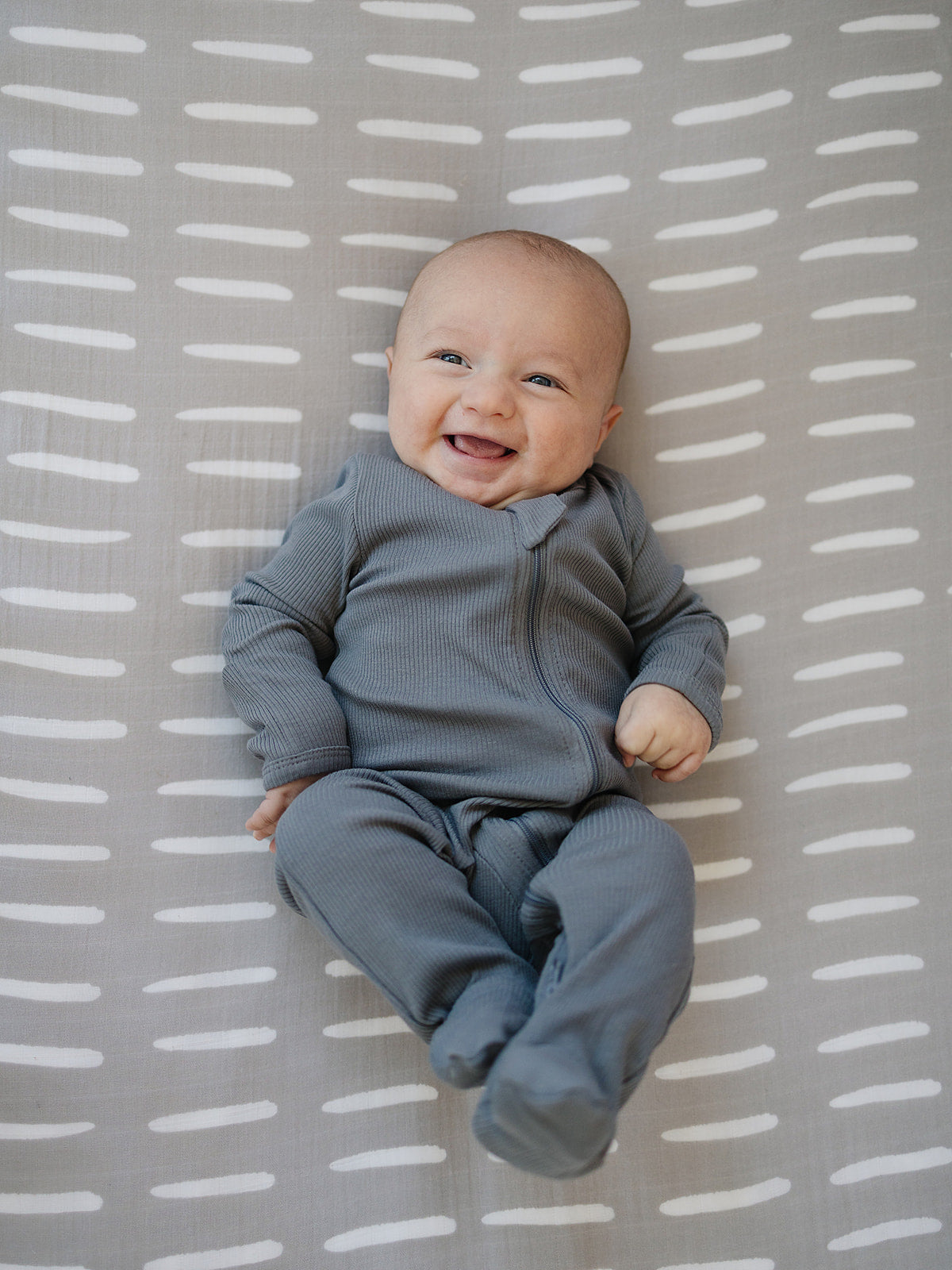 organic cotton ribbed footie // charcoal