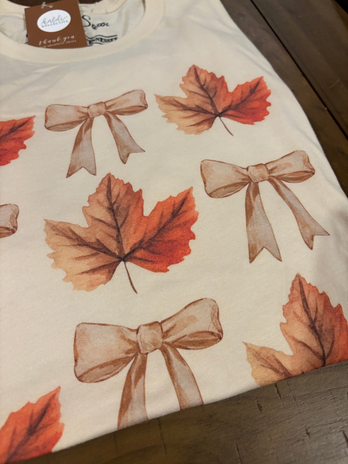 autumn bows tee