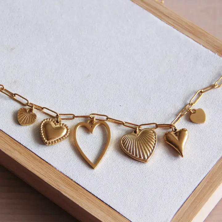 charm necklace // gold hearts